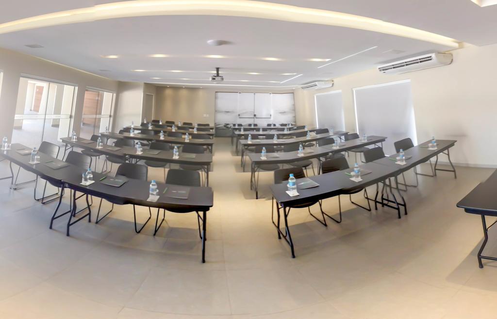 Gales Park Hotel Dourados Esterno foto